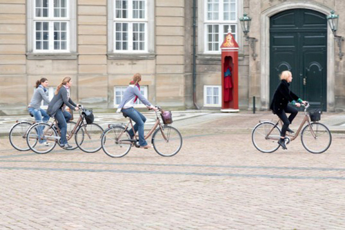 Hình ảnh thường thấy trên các con phố của Copenhagen.