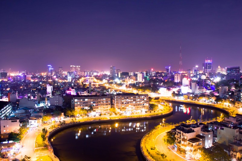 Kênh Nhiêu Lộc lên đèn