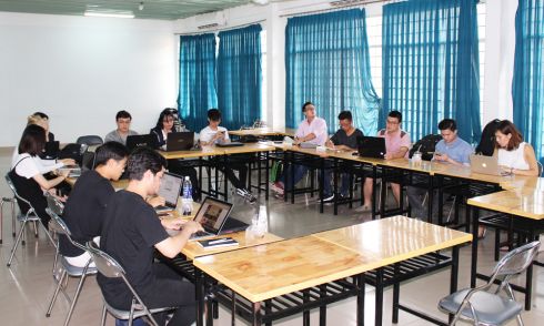 Một buổi Workshop Kiến trúc “AA Visiting School” do trường Kiến trúc thuộc Hiệp hội Kiến trúc Vương quốc Anh (Architectural Association, Inc – AA) phối hợp cùng Đại học Kiến trúc TP HCM tổ chức ở Việt Nam. (Ảnh: Đại học Kiến trúc TP HCM)