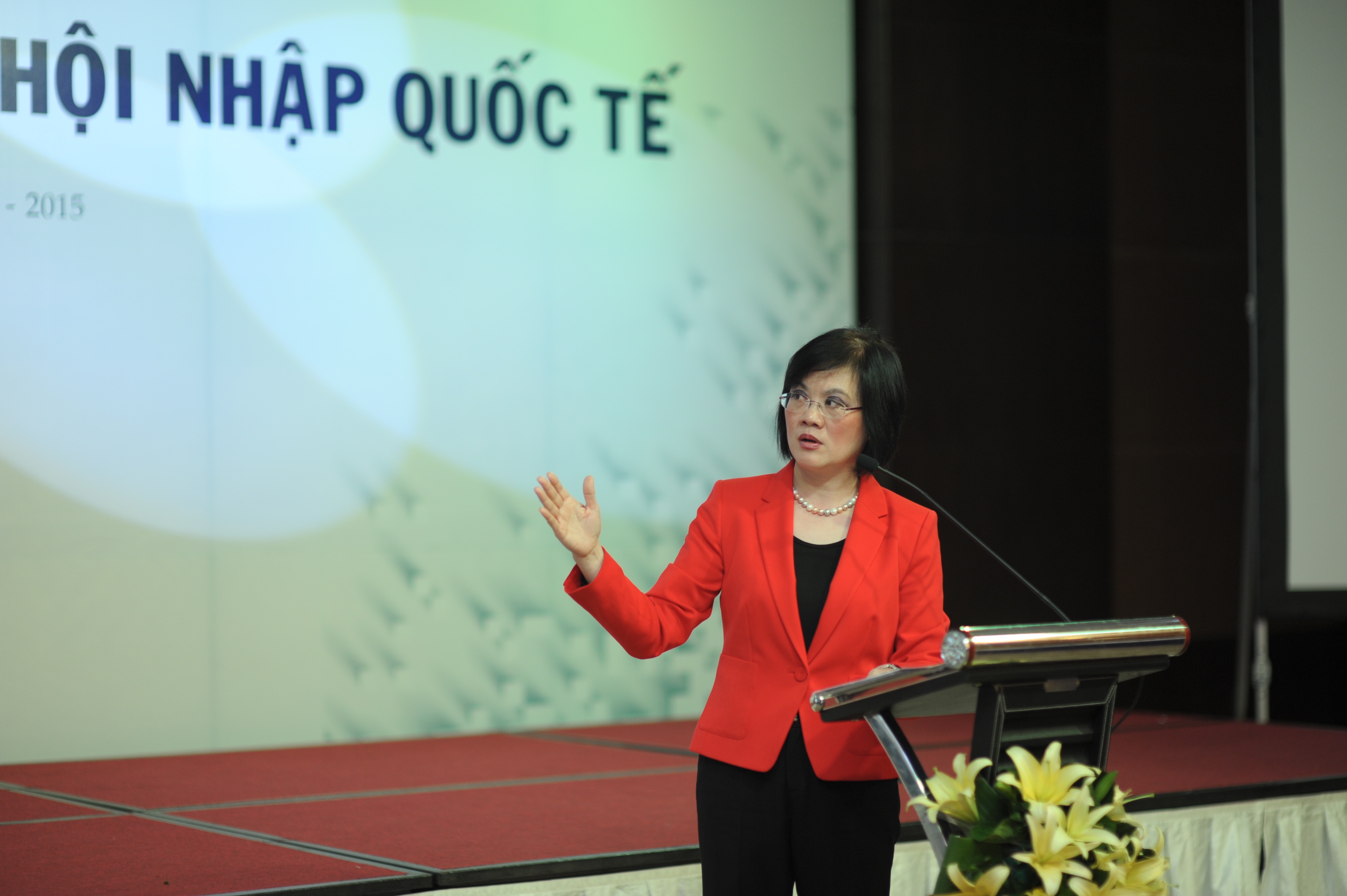 Đại sứ Nguyễn Nguyệt Nga phát biểu tham luận tại Hội thảo