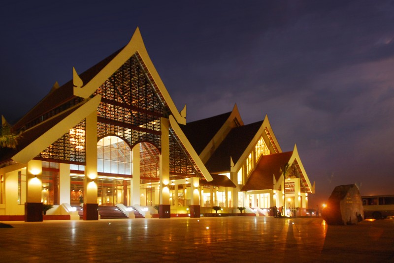 Công trình nhà văn hoá Cayson Phomvihane tại Savanakhet, CHDCND Lào do KTS Nguyễn Tuấn Ngọc và đồng nghiệp thiết kế, đạt Giải thưởng hội đồng Giải Kiến trúc quốc gia năm 2014