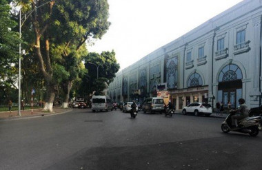 Khu đất có 2 công trình xây dựng được đưa ra khỏi danh mục biệt thự cũ nằm cạnh hồ Gươm (Ảnh: Hồng Khanh)