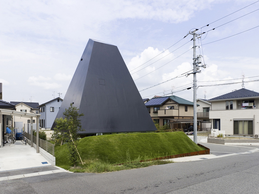 House in Saijo / Suppose Design