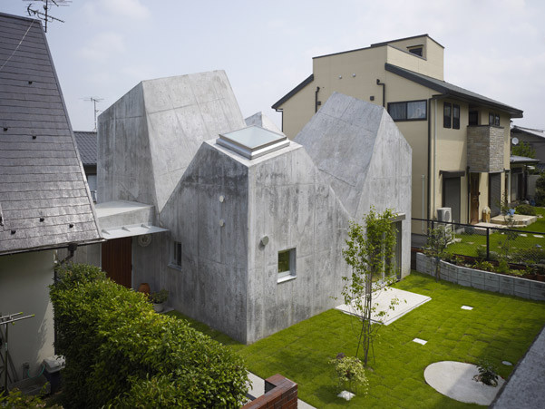 House in Kohoku / Torafu