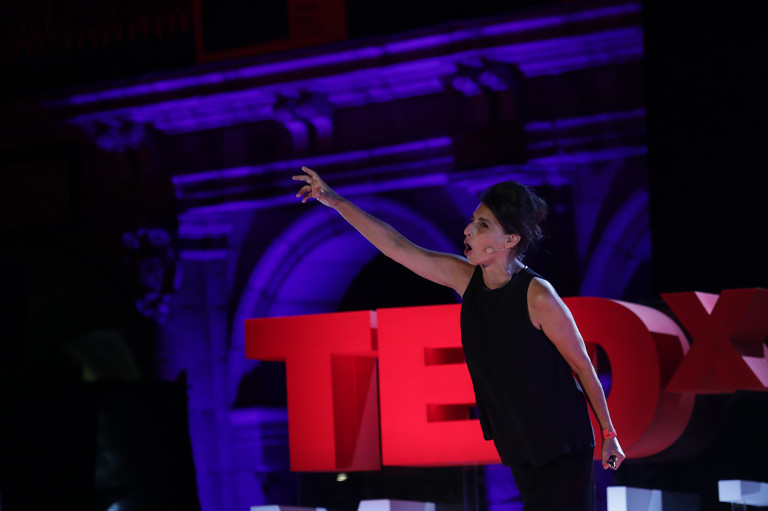 Atxu Amann, comisaria del pabellón español en la Bienal de Venecia 2018. Imagen vía MACA