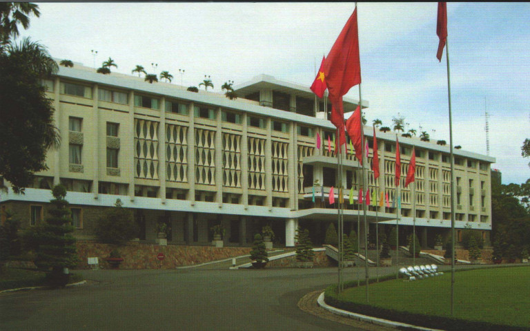 Hình 2. Dinh Độc lập – Hội trường thống Nhất hiện nay (1962-1966), KTS Ngô Viết Thụ thiết kế , được xây dựng trên nền của Dinh Norodom xưa