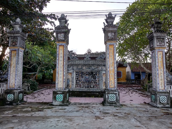 Hình 5: Tứ trụ đình Phú Hòa, Huế (nguồn ảnh: tác giả)