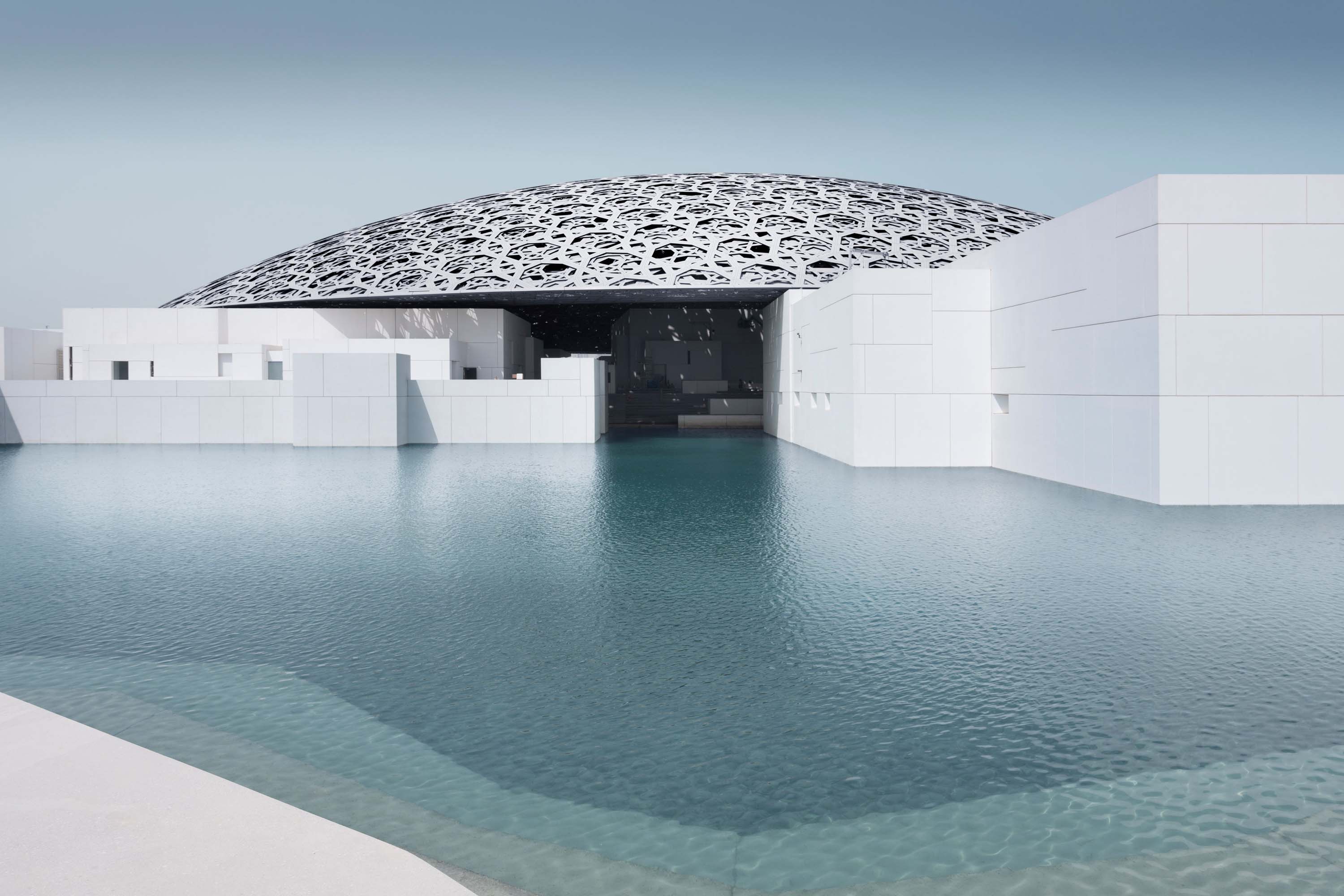 Hình 2: Bảo tàng Louvre Abu Dhabi, UAE