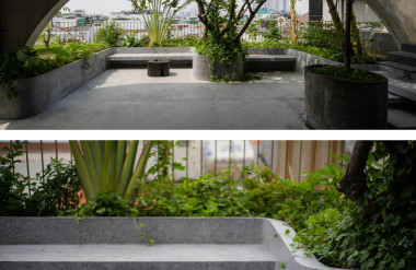 Phía trước phòng ăn có sân ngoài trời, dùng làm chỗ thư giãn cho người ở và khách khứa.