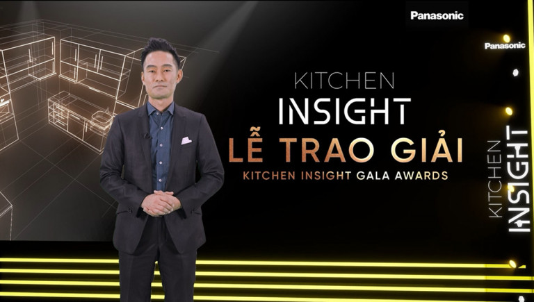 Ông Shunsuke Takahashi, Giám đốc ngành hàng điện máy Panasonic Việt Nam công bố Giải Nhất hạng mục Hiện đại và Tương lai