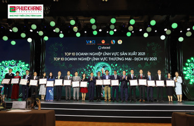 Đại diện VCCI trao giải thưởng Top 10 doanh nghiệp bền vững lĩnh vực Sản xuất và Thương mại – Dịch vụ tại Việt Nam năm 2021