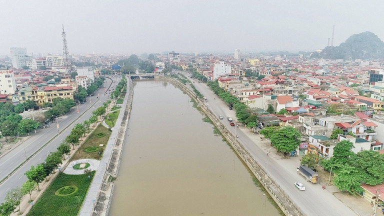 Việc lập điều chỉnh quy hoạch khu vực hai bờ sông Vân là nhiệm vụ trọng tâm.