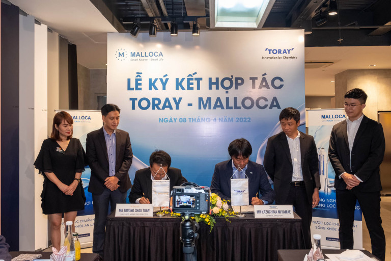 Đại diện Malloca và Toray ký biên bản hợp tác
