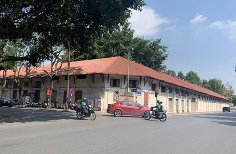 Công trình 61 Trần Phú không nằm trong "Danh mục công trình kiến trúc khác xây dựng trước năm 1954 cần tập trung nguồn lực để bảo tồn và phát huy giá trị văn hóa" được ban hành kèm theo Nghị quyết số 24/2013/NQ-HĐND của HĐND TP. Hà Nội. Theo Điều 13 của Luật Kiến trúc, công trình này không thể nào đưa vào công trình kiến trúc có giá trị. Vì vậy công trình không nằm trong danh mục công trình kiến trúc cần bảo tồn.