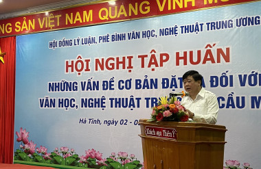 Đồng chí Nguyễn Thế Kỷ phát biểu khai mạc Hội nghị tập huấn.