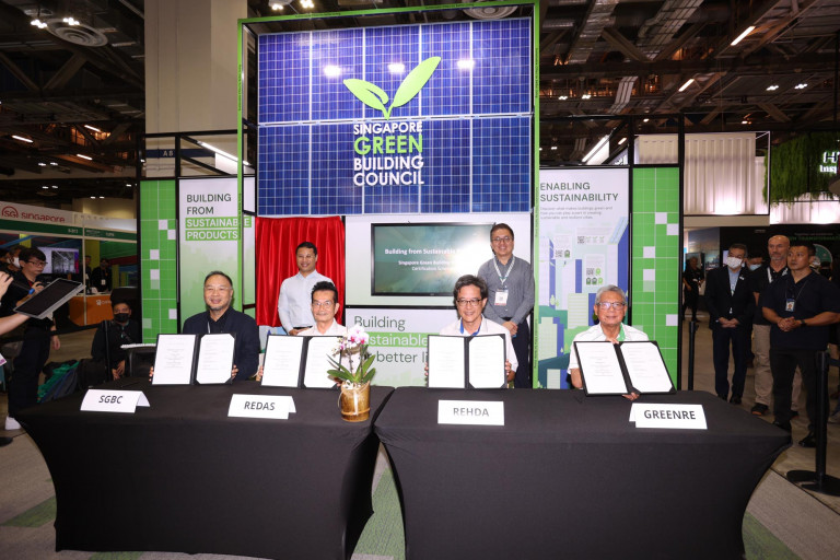 Đại diện MOU -GreenRE Sdn Bhd, PGS Msia (REHDA), Nhà phát triển Bất động sản tại Singapore (REDAS) và Hội đồng Công trình Xanh Singapore (SGBC)