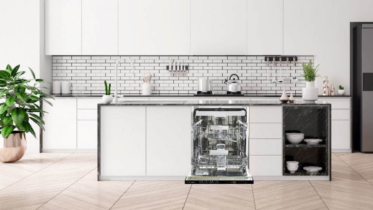 Máy rửa có thể rửa cùng lúc 14 bộ chén đĩa Châu Âu cùng một số vật dụng bếp cùng một lúc