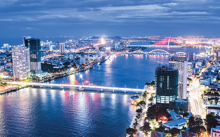 Dù còn nhiều điểm chưa hoàn thiện, việc quy hoạch không gian quanh sông Hàn mang lại cho Đà Nẵng một diện mạo mới.