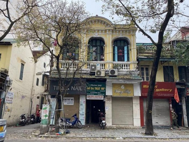 Ngôi nhà Pháp cổ nằm trên phố Hàng Bông. Ảnh:T.H