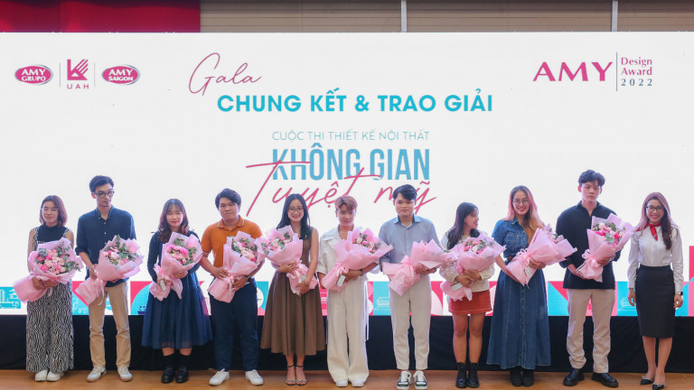 Đại diện top 10 cá nhân/nhóm có tác phẩm xuất sắc nhất