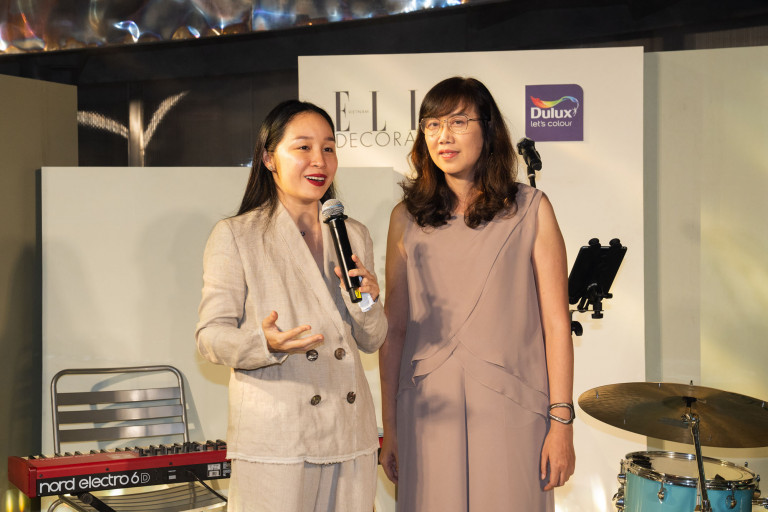 Bà Nguyễn Phi Anh Đào (bên phải) and Bà Nguyễn Thùy Dương (bên trái)