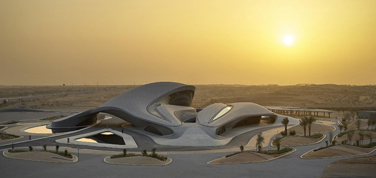 Công trình BEEAH Headquarters tại Các tiểu vương quốc Ả rập thống nhất do Zaha Hadid thiết kế. Ảnh: World Architecture Awards