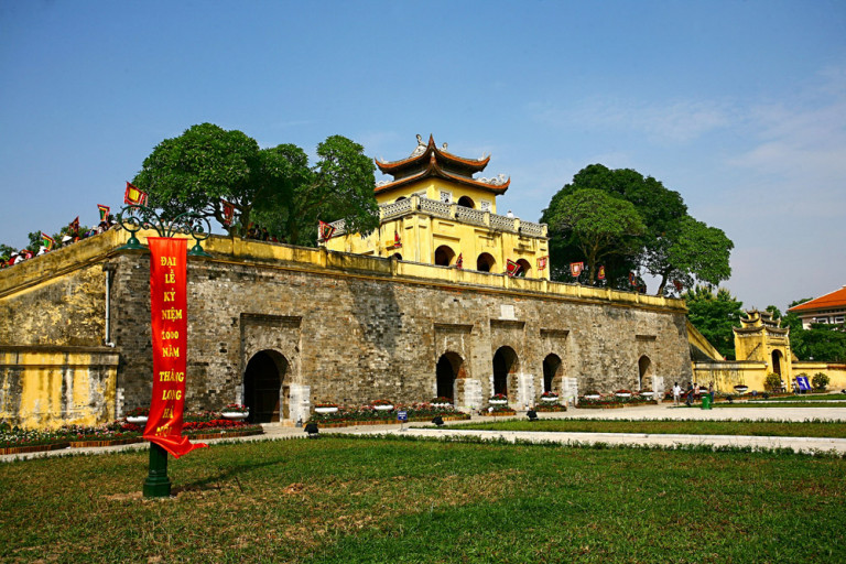 Đoan Môn nhìn từ phía trước