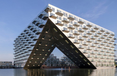 Toà nhà dân cư Sluishuis (Ảnh: Ossip van Duivenbode)