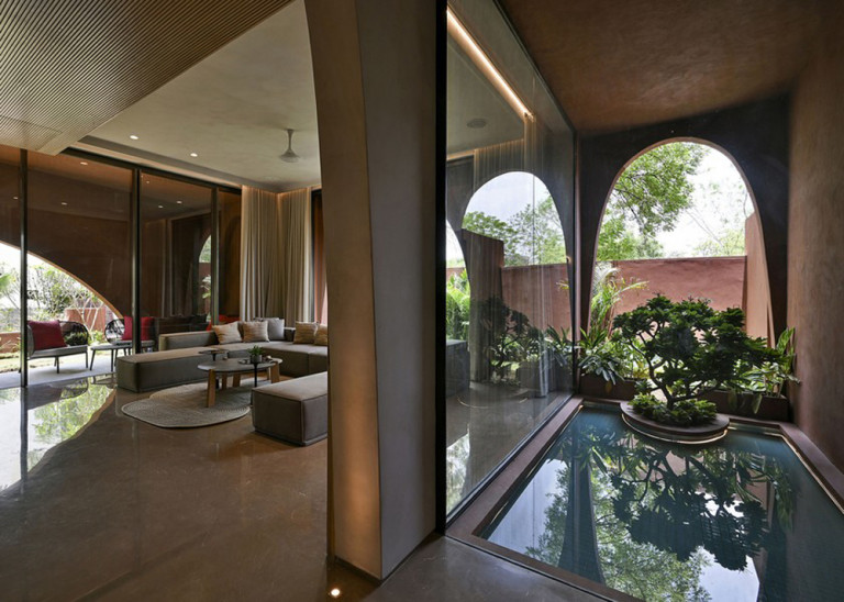 Kiến trúc không gian mở, nửa kín, nửa hở (Ảnh: ArchDaily)
