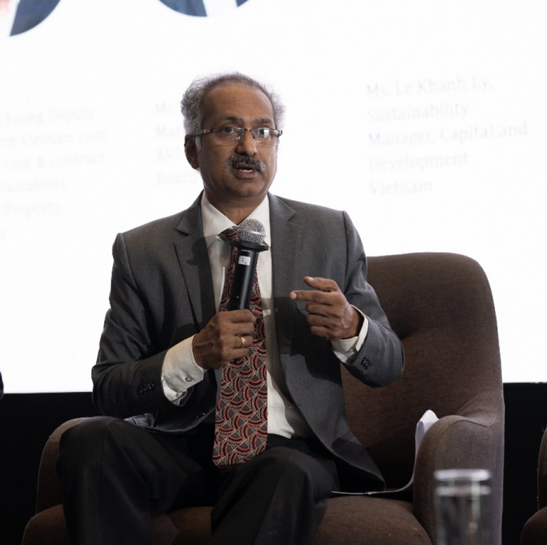 Theo ông Gopalakrishnan Padmanabhan: “Việt Nam là một trong những quốc gia có số tổ chức, doanh nghiệp có nhu cầu cấp chứng chỉ LEED cao hàng đầu”.