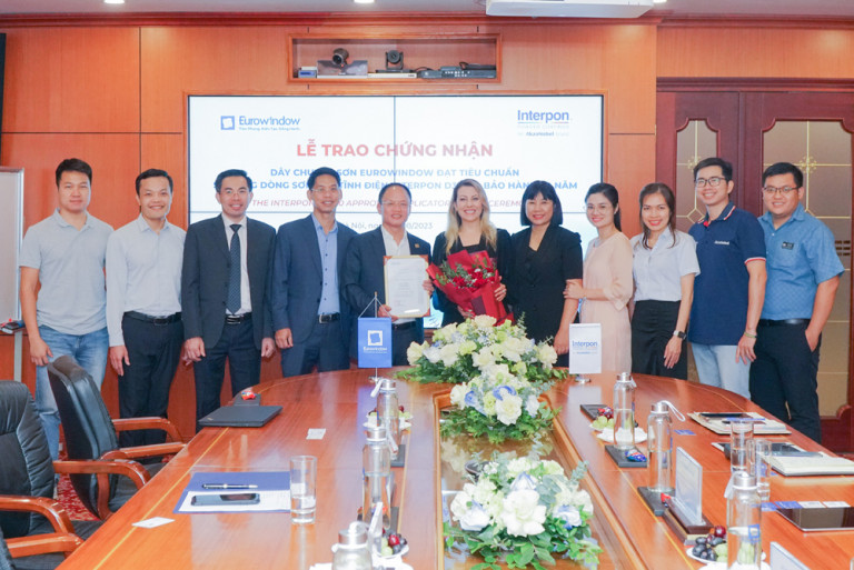 AkzoNobel trao chứng nhận dây chuyền sơn đạt tiêu chuẩn