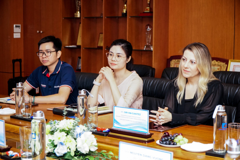 Đại diện tập đoàn AkzoNobel tại Nam Á và Việt Nam