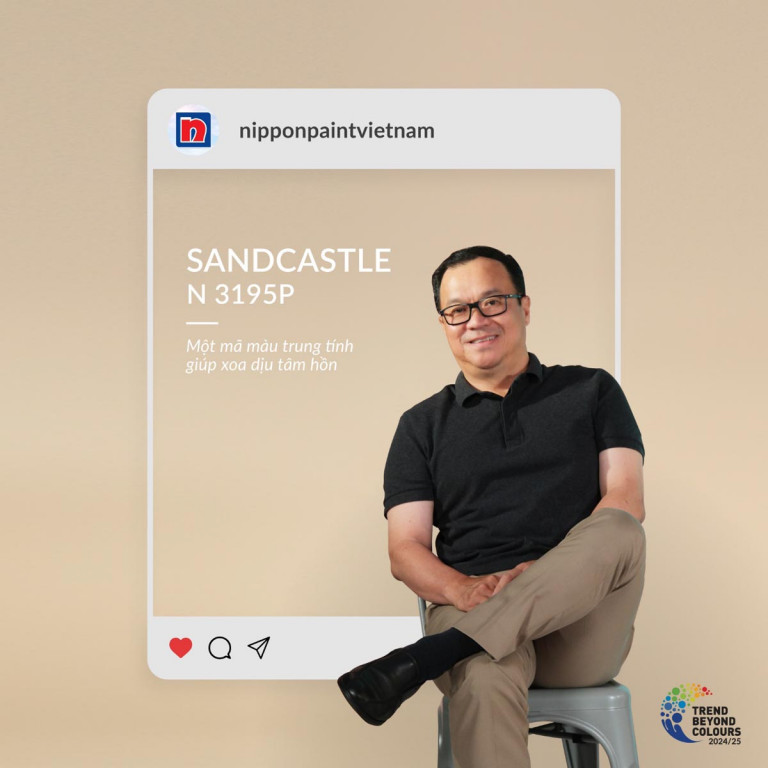 Ông Ee Soon Hean - Tổng giám đốc Nippon Paint Việt Nam - với mã màu #Sandcastle N 3195P trung tính nhẹ nhàng, xoa dịu tâm hồn và nuôi dưỡng tinh thần (Ảnh: Nippon Paint).