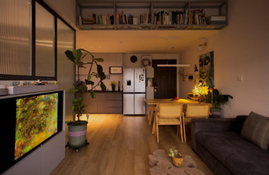 Phòng khách kết hợp với khu vực bếp ăn thành một không gian mở linh hoạt