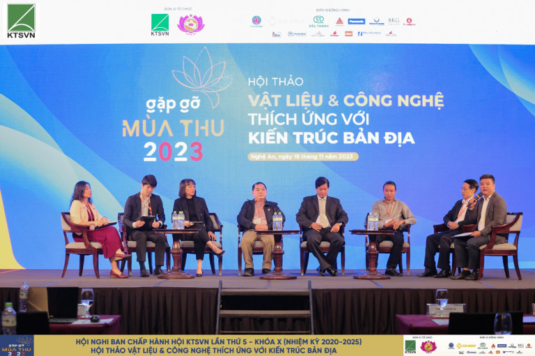Phần thảo luận giữa các diễn giả và đại biểu tham dự