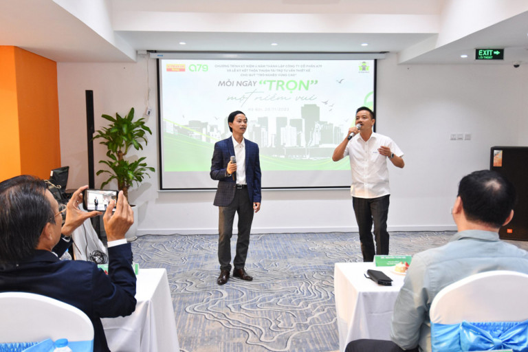 Tiết mục “Những ánh sao đêm” do Ông Phạm Hoàng Tú – Phó Tổng Biên tập Tạp chí Quy hoạch dành tặng cho chương trình, có sự tham gia đầy ngẫu hứng của ông Hồ Hữu Viễn – Phó Tổng giám đốc CTCP ĐT Công viên Văn hóa Mường Hoa Sa Pa