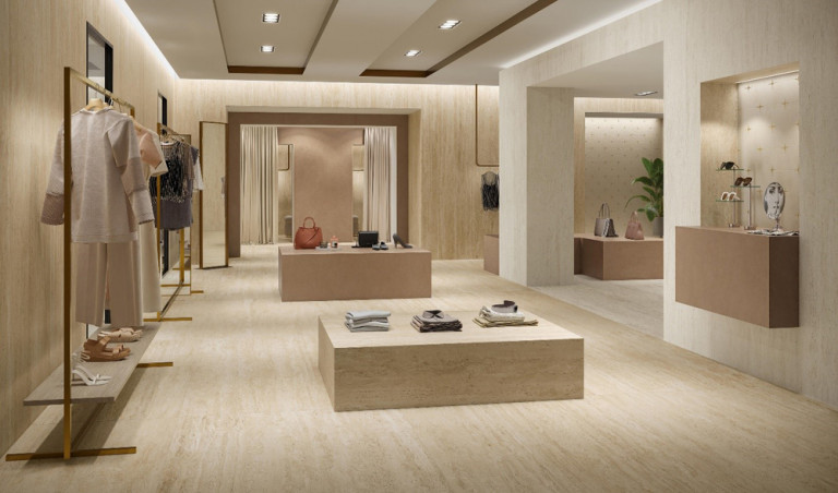 Cửa hàng thời trang cao cấp sử dụng gạch vân đá Travertine – loại marble được dùng trong nhiều công trình cổ.