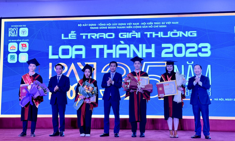 Các sinh viên nhận giải Nhất