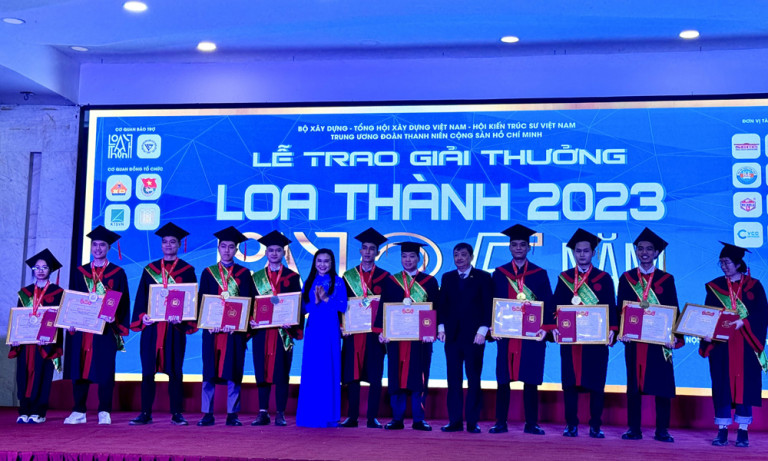 Các sinh viên nhận giải Nhì