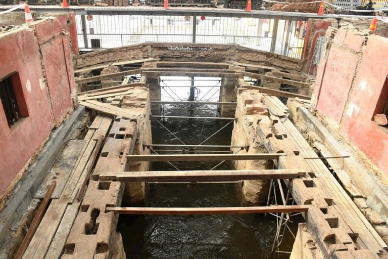 Sàn chùa Cầu đã được hạ giải