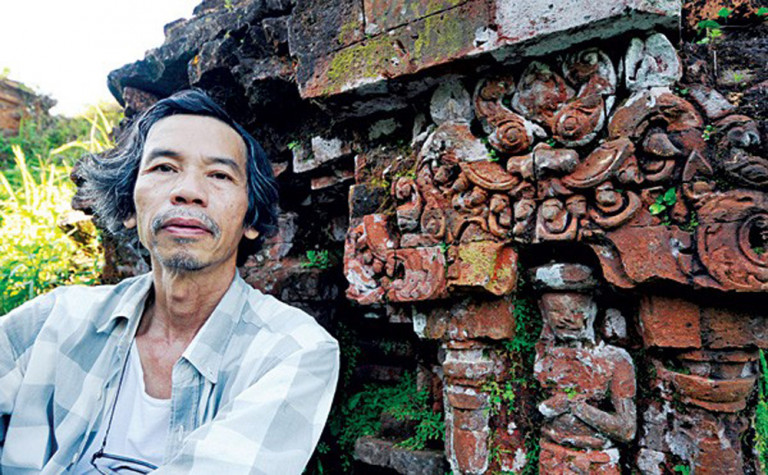 Nguyên trưởng phòng nghiệp vụ Trung tâm Quản lý di tích danh thắng Quảng Nam, Họa sĩ Nguyễn Thượng Hỷ