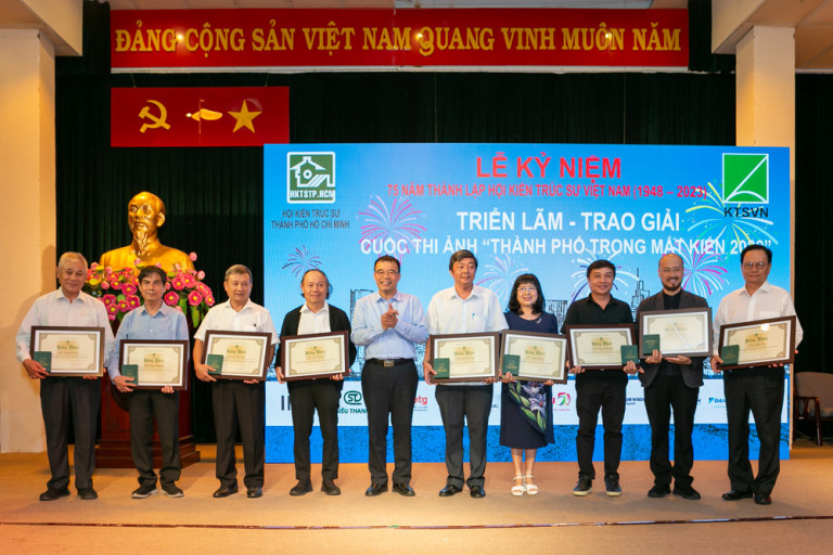 Triển lãm và trao giải cho cuộc thi ảnh “Thành phố trong mắt kiến 2022”