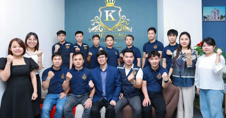 Ban lãnh đạo và đội ngũ nhân viên chuyên nghiệp tại Kiến Sang