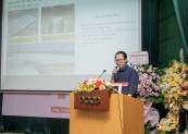 Đại diện Sika giới thiệu những giải pháp mái vượt kỳ vọng, đóng góp cho công cuộc bền vững hóa của nền kiến trúc Việt Nam