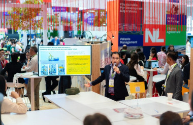 Ảnh 3: Ông Phạm Đại Sơn - Trưởng phòng dự án năng lượng của Sika Việt Nam - gây ấn tượng với hàng loạt dấu ấn xanh trong giải pháp cho các dự án năng lượng.