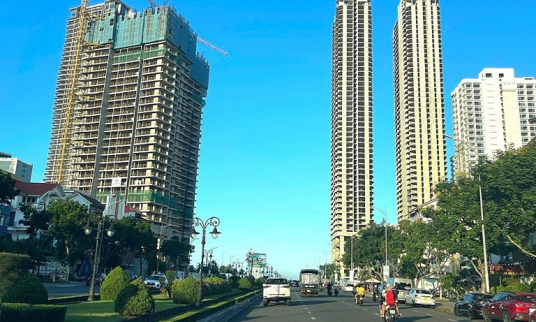 Nhiều tòa nhà cao tầng ở Việt Nam không tích hợp yếu tố sử dụng năng lượng hiệu quả ngay từ khâu thiết kế.