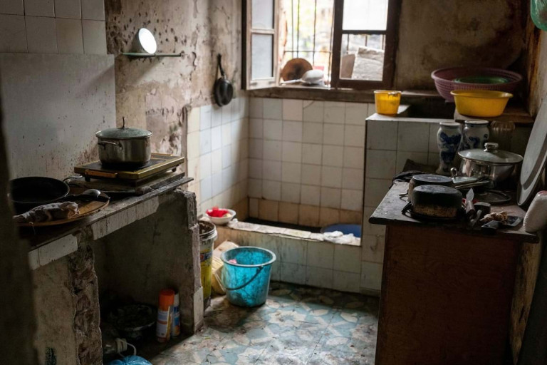 Căn bếp, hoạt cảnh nấu nướng của người dân nhà tập thể. Nguồn: Nhiếp ảnh gia Ngô Xuân Phú