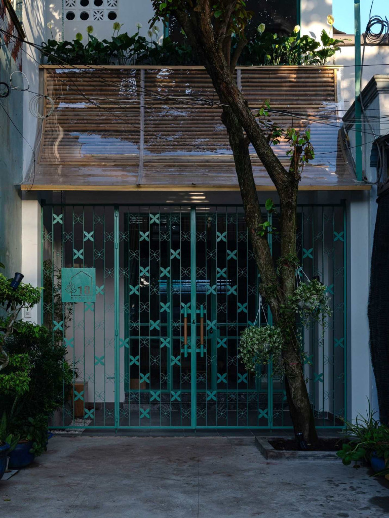 Hình 4 Hàng ba với mái che lấy cảm hứng từ phên liếp miền Tây Nam Bộ