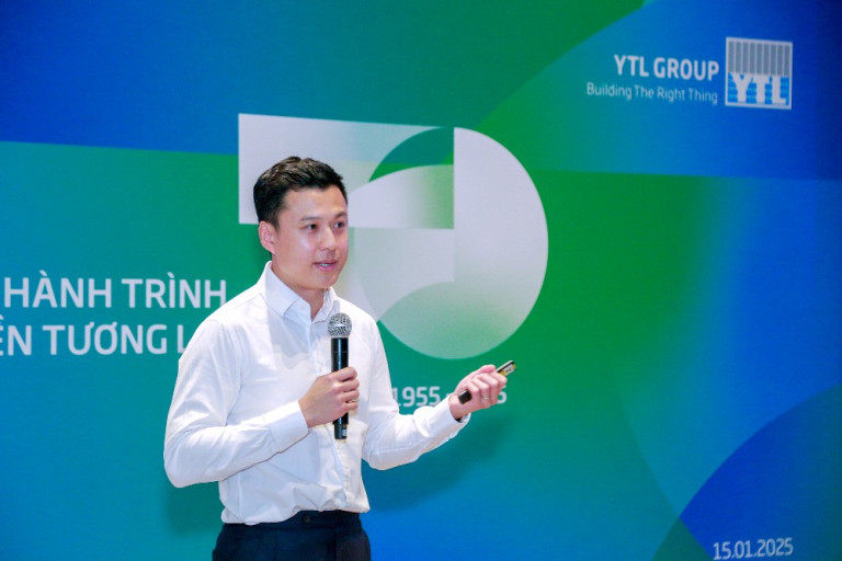 Anh Joshua Yeoh Jeong Junn - Tổng giám đốc Fico-YTL phát biểu tại họp báo
