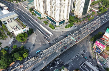 Kết nối đô thị trung tâm, các vùng đô thị và các đô thị vệ tinh thông qua các vành đai (vành đai 1, vành đai 2, vành đai 2,5, vành đai 3, vành đai 3,5, vành đai 4, vành đai 5, cao tốc Tây Bắc...).